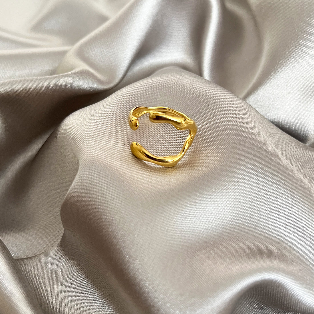 Dainty rings for Women