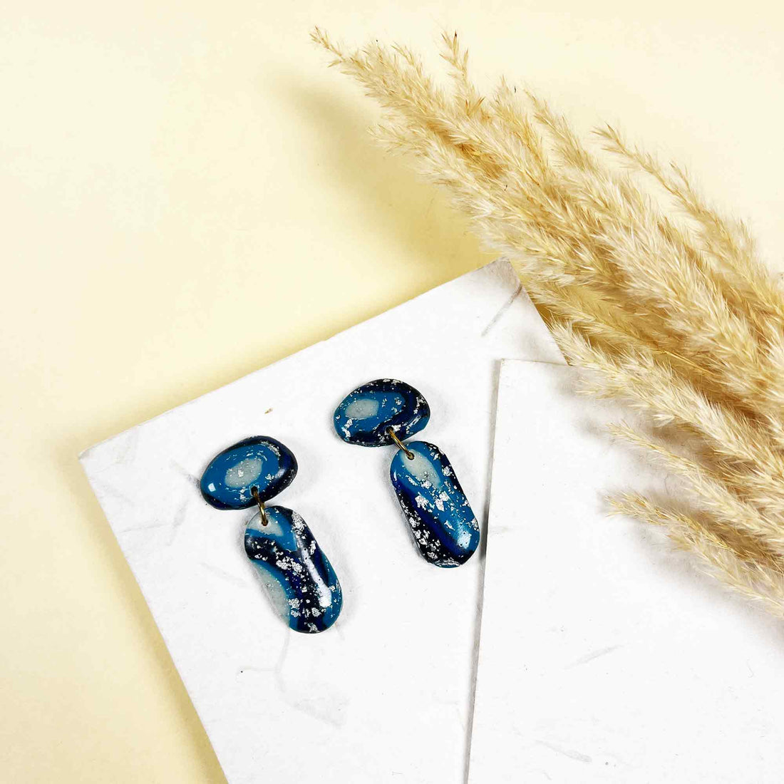 Modern abstract earring design lightweight